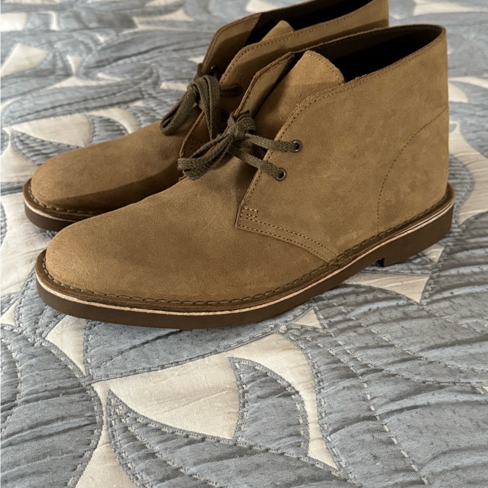 Men's Suede Chukka Boots in Tan
